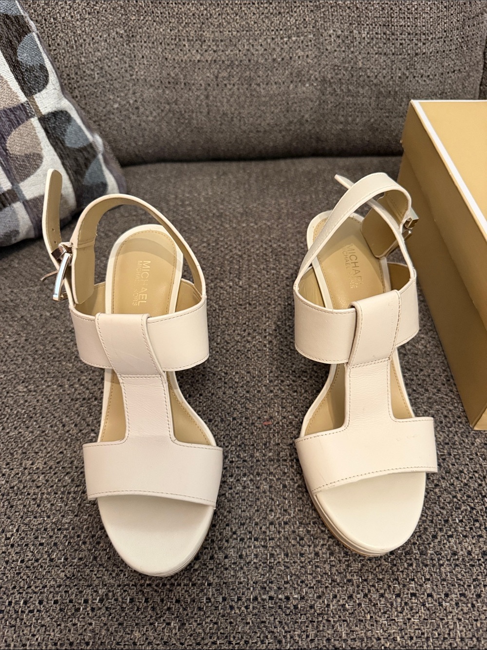 Michael Kors Cream Leather Platform Sandals with Stacked Wood Heel - Picture 3 of 4